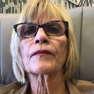 Meet your Posher, Debbie